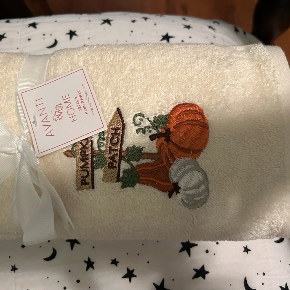 Avanti Harvest Pumpkin Hand Towels - Cream and Orange